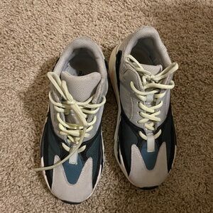 REP. Yeezy Boost 700